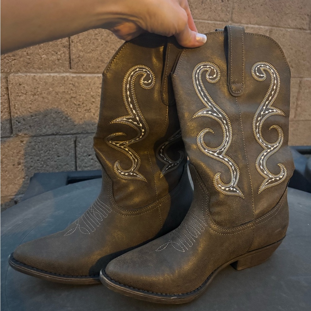 Embroidered Western Cowboy Boots, Women’s size 7M